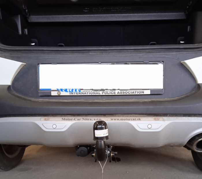 Carlig remorcare Kia Stonic dupa 2017 demontabil automat cu maneta marca Autohak [2]