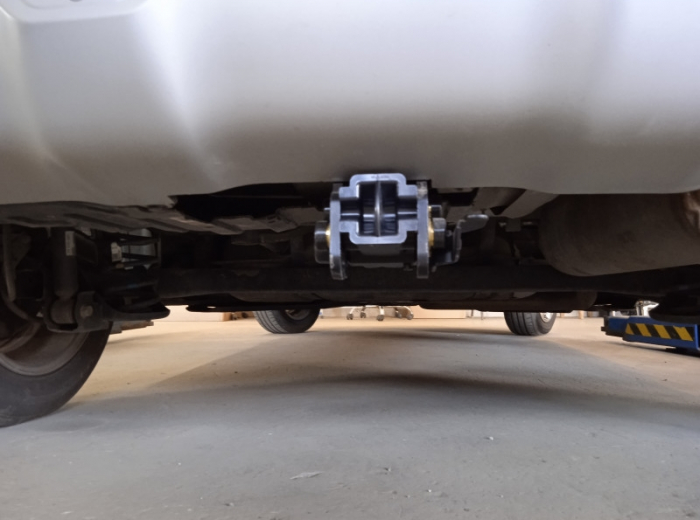 Carlig remorcare Kia Stonic dupa 2017 demontabil automat cu maneta marca Autohak [3]