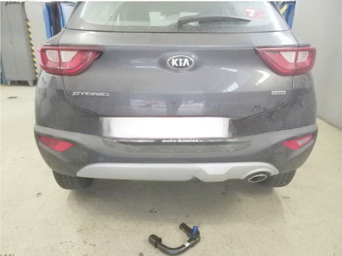 Carlig remorcare Kia Stonic dupa 2017 demontabil automat vertical marca Autohak [8]