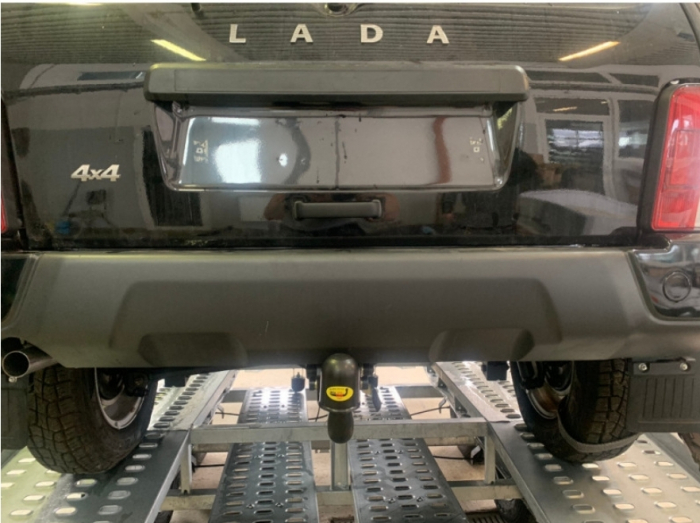 Carlig remorcare Lada Urban dupa 2016 demontabil automat cu maneta marca Autohak [7]
