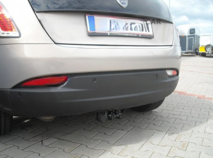 Carlig remorcare Lancia Delta dupa 2008 demontabil automat cu maneta marca Autohak [6]