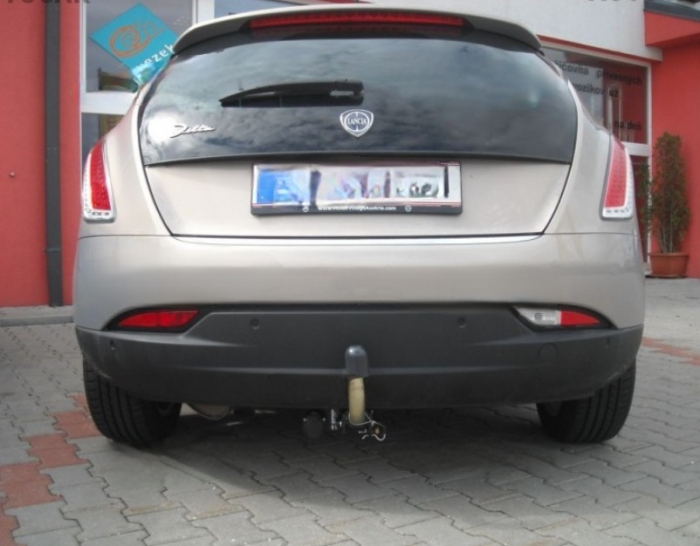Carlig remorcare Lancia Delta dupa 2008 demontabil automat cu maneta marca Autohak [3]