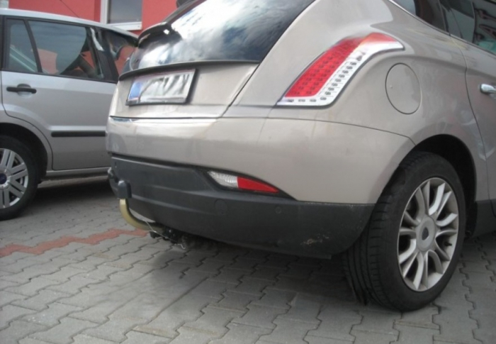 Carlig remorcare Lancia Delta dupa 2008 demontabil automat cu maneta marca Autohak [7]