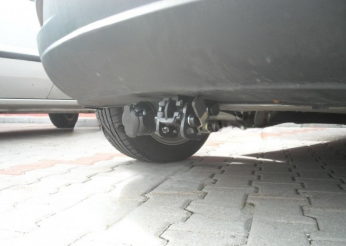 Carlig remorcare Lancia Delta dupa 2008 demontabil automat cu maneta marca Autohak [4]