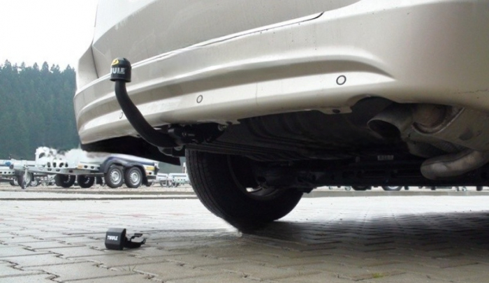 Carlig remorcare Lancia Voyager/ Grand Voyager dupa 2011 demontabil automat vertical marca Autohak [5]