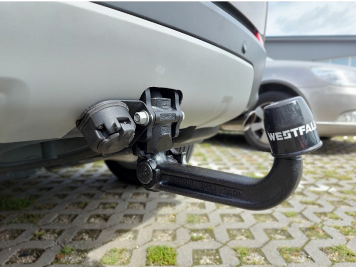 Carlig remorcare Land Rover Discovery Sport dupa 2016 cu roata de rezerva demontabil automat vertical marca Westfalia [6]