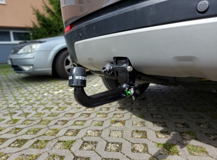 Carlig remorcare Land Rover Discovery Sport dupa 2016 cu roata de rezerva demontabil automat vertical marca Westfalia [4]