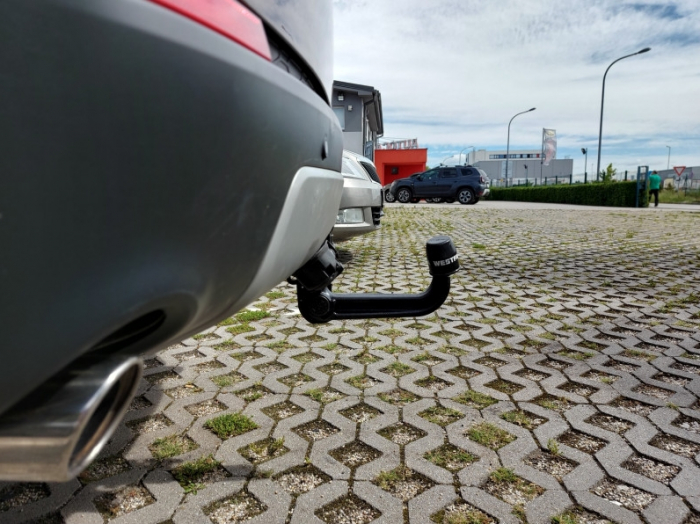 Carlig remorcare Land Rover Discovery Sport dupa 2016 cu roata de rezerva demontabil automat vertical marca Westfalia [7]