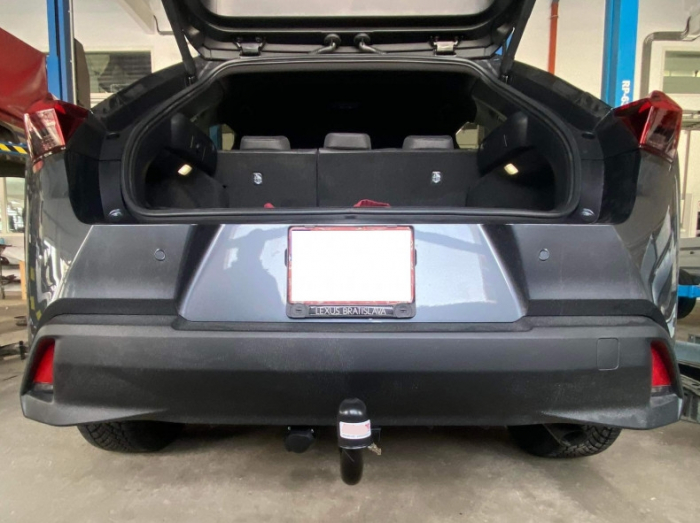Carlig remorcare Lexus UX 200 dupa 2018 demontabil automat vertical marca Autohak [6]