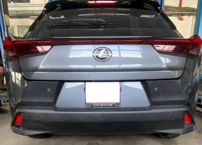 Carlig remorcare Lexus UX 200 dupa 2018 demontabil automat vertical marca Autohak [4]
