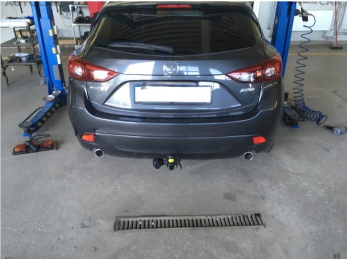Carlig remorcare Mazda 3 htb 2013 - 2018 demontabil automat cu maneta marca Autohak [4]