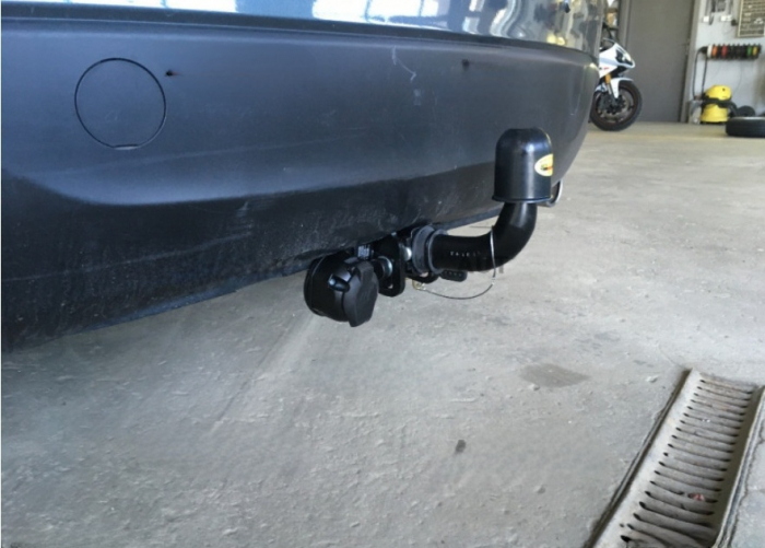 Carlig remorcare Mazda 3 htb 2013 - 2018 demontabil automat cu maneta marca Autohak [6]