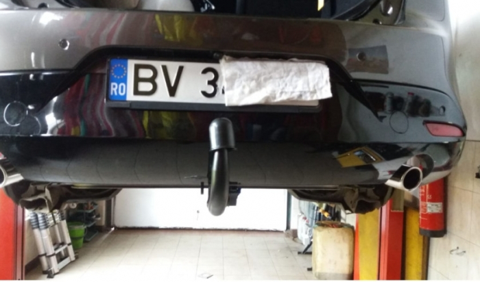 Carlig remorcare Mazda 3 htb dupa 2019 demontabil automat vertical marca Autohak [4]