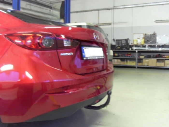 Carlig remorcare Mazda 3 sedan 2013 - 2018 demontabil automat vertical marca Autohak [10]