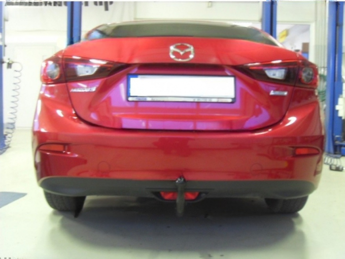 Carlig remorcare Mazda 3 sedan 2013 - 2018 demontabil automat vertical marca Autohak [11]