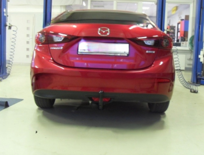 Carlig remorcare Mazda 3 sedan 2013 - 2018 demontabil automat vertical marca Autohak [6]