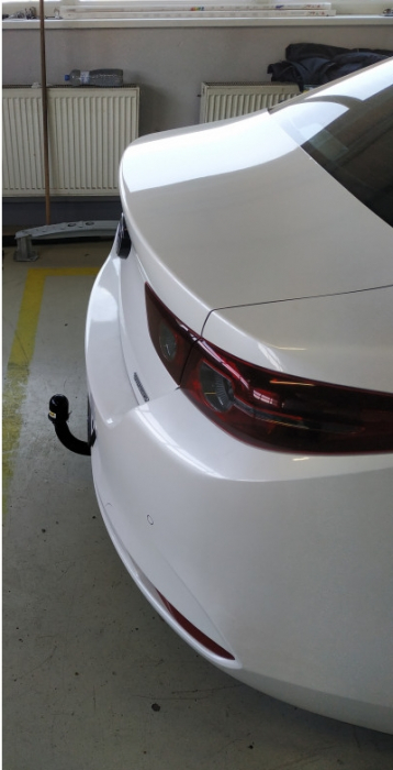 Carlig remorcare Mazda 3 sedan dupa 2019 demontabil automat vertical marca Autohak [5]