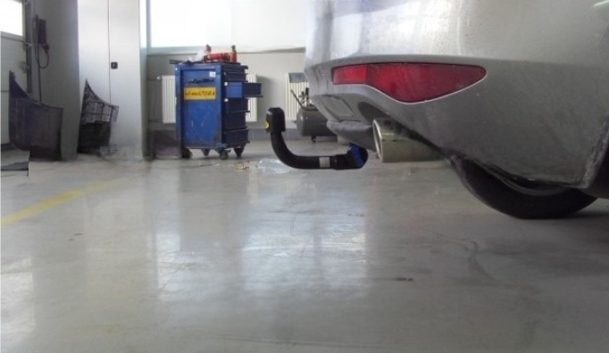 Carlig remorcare Mazda CX7 dupa 2007 demontabil automat vertical marca Autohak [7]