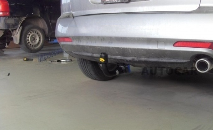 Carlig remorcare Mazda CX7 dupa 2007 demontabil automat vertical marca Autohak [8]