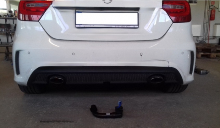 Carlig remorcare Mercedes A Class (W176) 2012 - 2018 demontabil automat vertical marca Autohak [8]