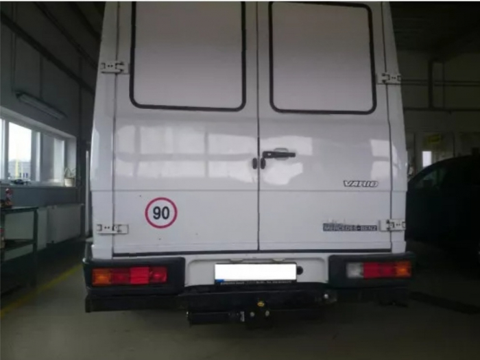 Carlig remorcare Mercedes Atego marca Autohak [2]