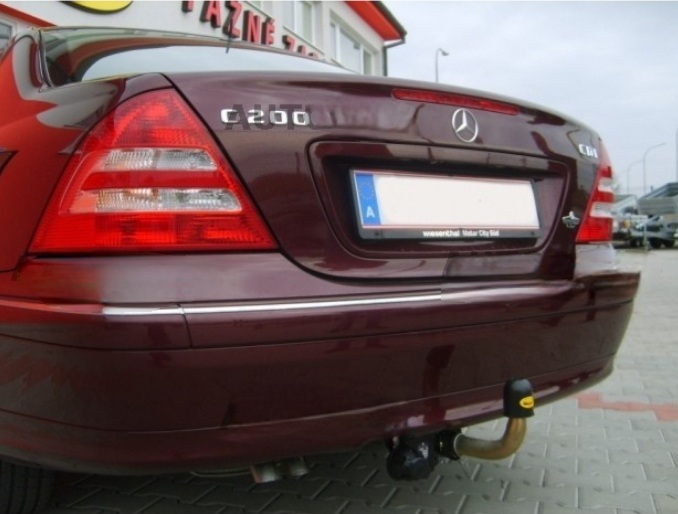 Carlig remorcare Mercedes C Class (W203) 2000 -2007 demontabil automat cu maneta marca Autohak [5]