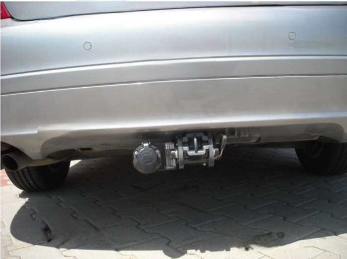 Carlig remorcare Mercedes C Class (W204) 2007 -2014 demontabil automat cu maneta marca Autohak [3]