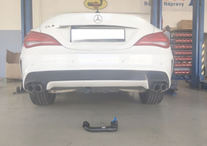 Carlig remorcare Mercedes CLA dupa 2015 demontabil automat vertical marca Autohak [6]