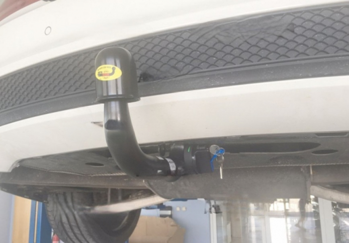 Carlig remorcare Mercedes CLA dupa 2015 demontabil automat vertical marca Autohak [8]