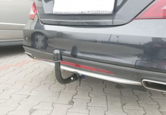 Carlig remorcare Mercedes CLS dupa 2010 demontabil automat vertical marca Autohak [6]
