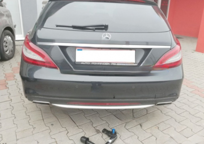 Carlig remorcare Mercedes CLS dupa 2010 demontabil automat vertical marca Autohak [8]