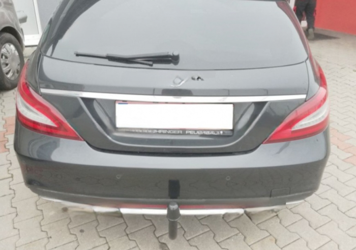 Carlig remorcare Mercedes CLS dupa 2010 demontabil automat vertical marca Autohak [5]