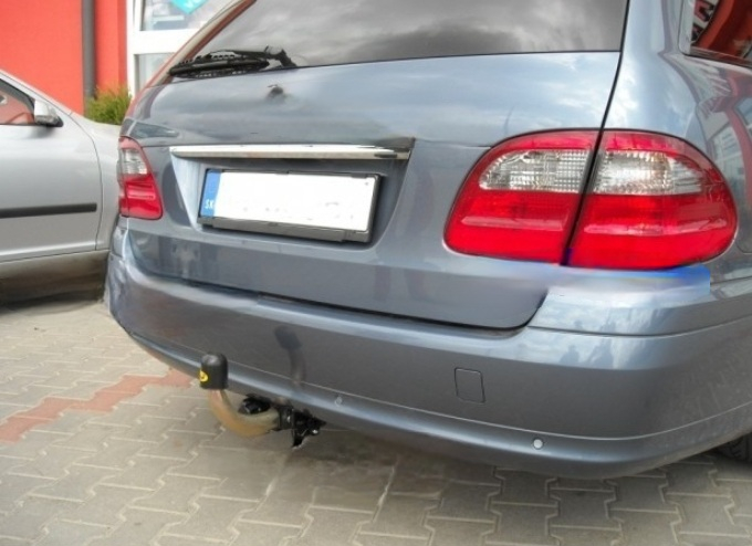 Carlig remorcare Mercedes E Class (S211) combi 2003 - 2008 demontabil automat cu maneta marca Autohak [3]