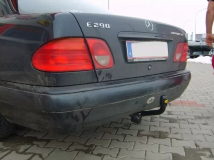 Carlig remorcare Mercedes E Class W210 berlina 1995-2002 marca Autohak [7]