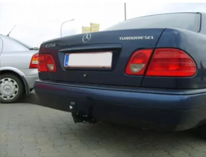 Carlig remorcare Mercedes E Class W210 berlina 1995-2002 marca Autohak [4]