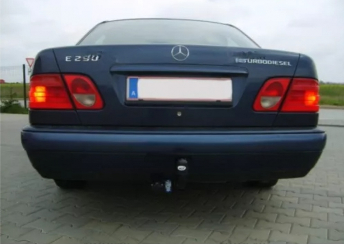 Carlig remorcare Mercedes E Class W210 berlina 1995-2002 marca Autohak [3]