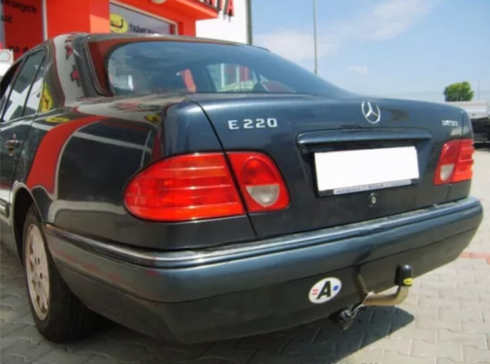 Carlig remorcare Mercedes E Class W210 sedan 1995 - 2002 demontabil automat cu maneta [2]