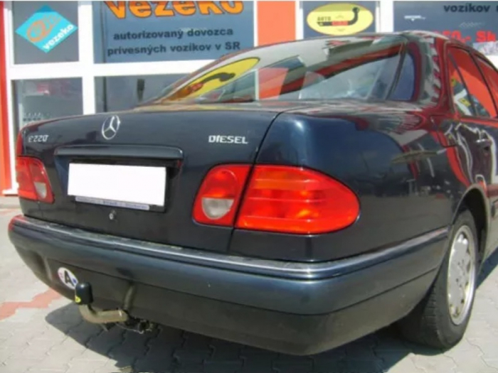 Carlig remorcare Mercedes E Class W210 sedan 1995 - 2002 demontabil automat cu maneta [4]