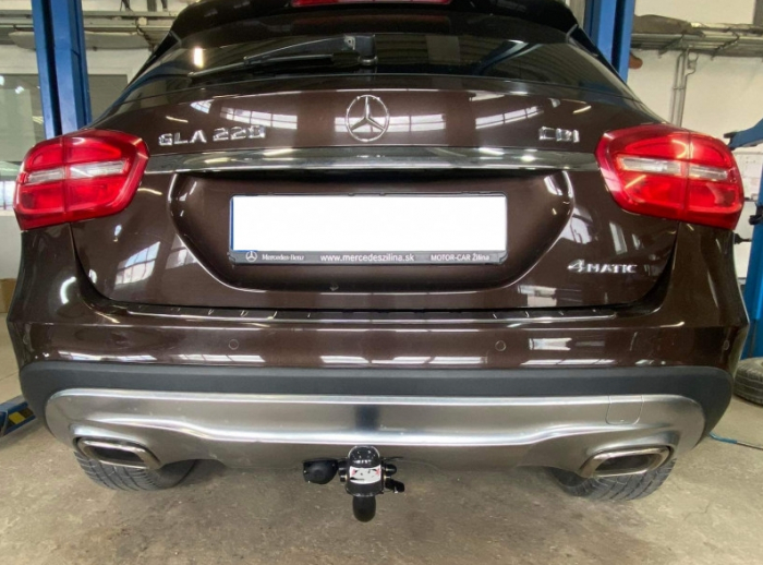 Carlig remorcare Mercedes GLA dupa 2014 demontabil automat cu maneta marca Autohak [5]