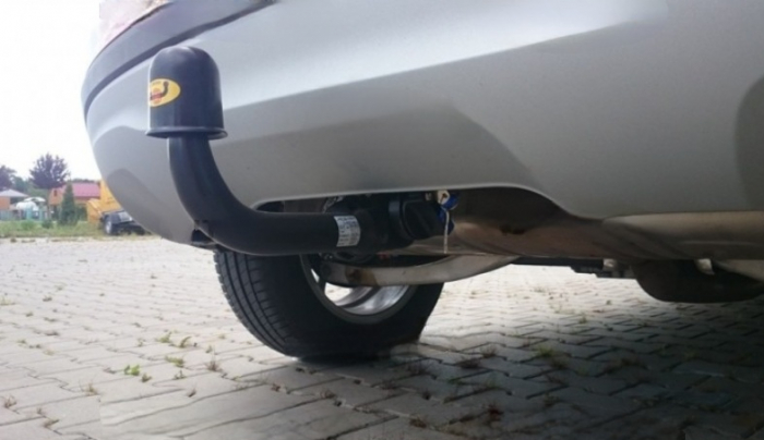 Carlig remorcare Mercedes GLA dupa 2014 demontabil automat vertical marca Autohak [5]