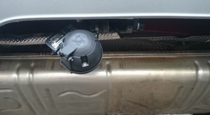 Carlig remorcare Mercedes GLA dupa 2014 demontabil automat vertical marca Autohak [8]