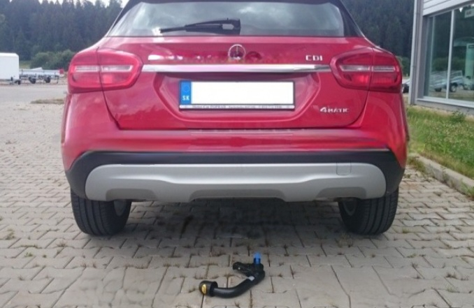 Carlig remorcare Mercedes GLA dupa 2014 demontabil automat vertical marca Autohak [4]