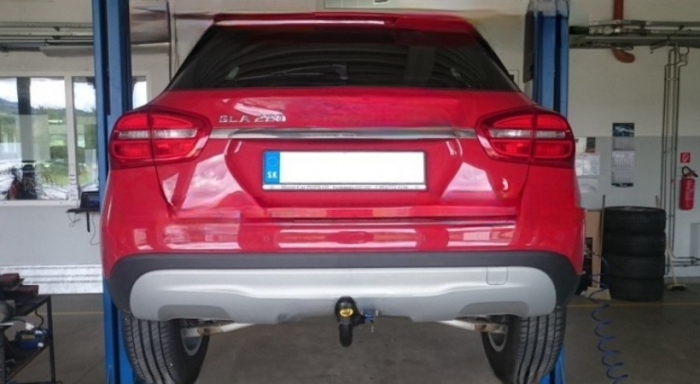 Carlig remorcare Mercedes GLA dupa 2014 demontabil automat vertical marca Autohak [10]