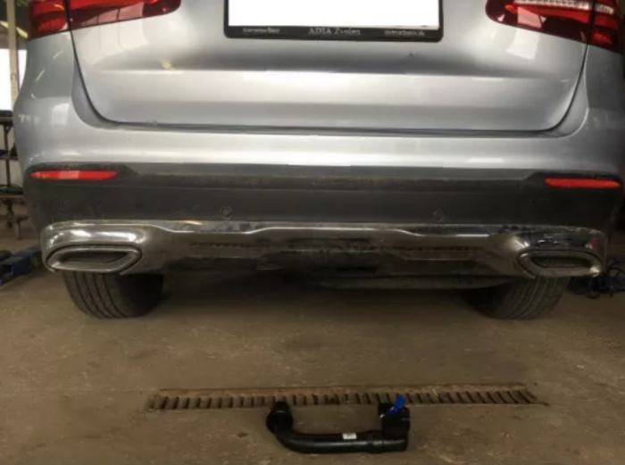 Carlig remorcare Mercedes GLC (X253) dupa 2015 demontabil automat vertical marca Autohak [13]