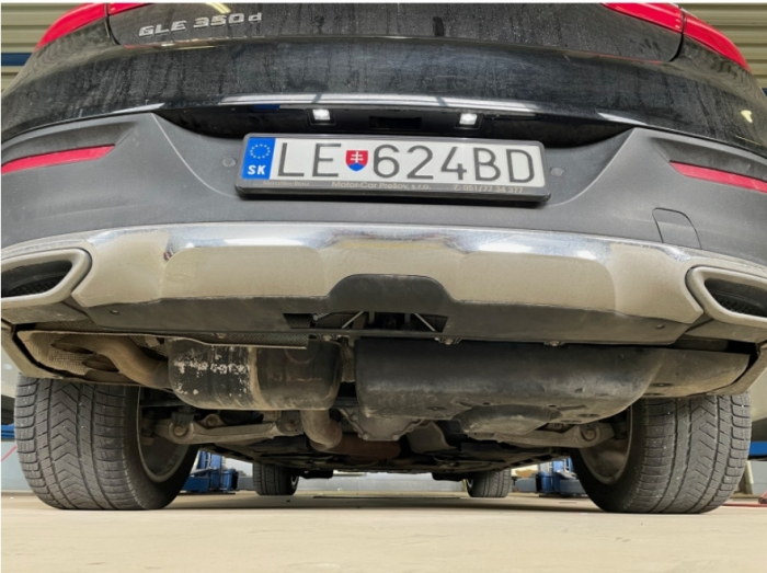 Carlig remorcare Mercedes GLE (C292) dupa 2015 demontabil automat vertical marca Autohak [14]