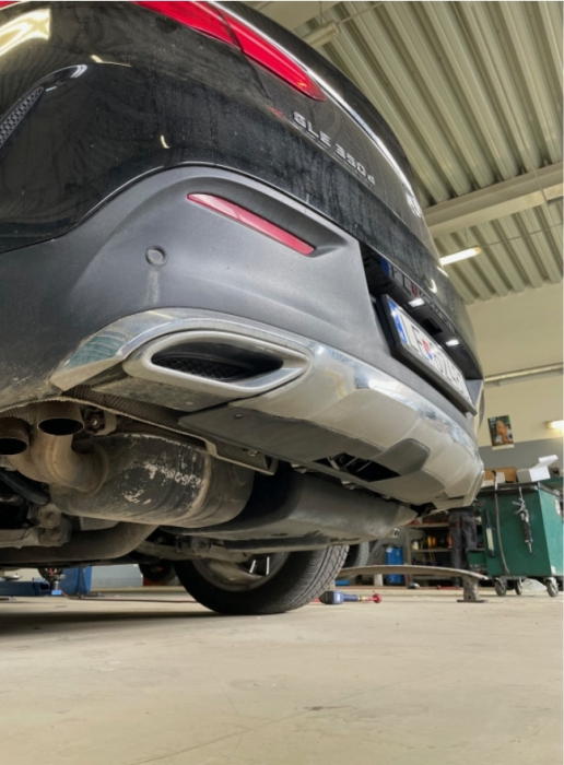 Carlig remorcare Mercedes GLE (C292) dupa 2015 demontabil automat vertical marca Autohak [12]