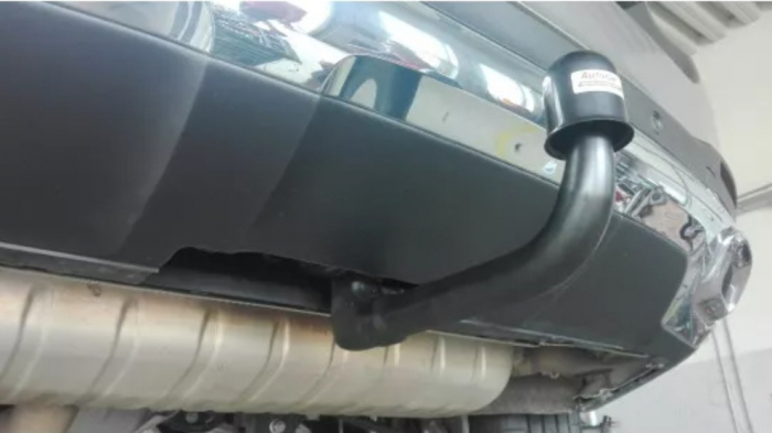 Carlig remorcare Mercedes GLE dupa 2018 demontabil automat vertical marca Autohak [7]