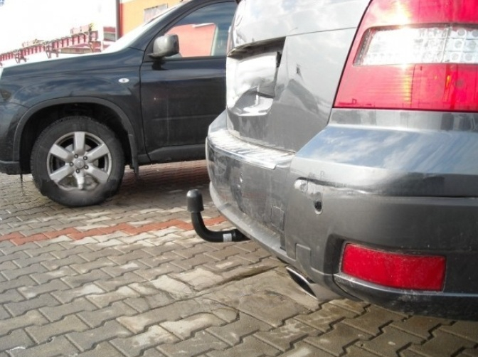 Carlig remorcare Mercedes GLK dupa 2008 demontabil automat vertical marca Autohak [9]