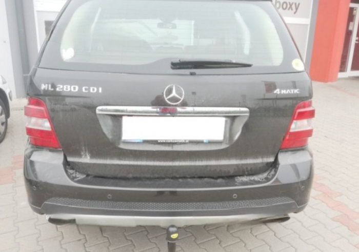 Carlig remorcare Mercedes M Class ML (W164) 2005 - 2011 demontabil automat vertical marca Autohak [11]