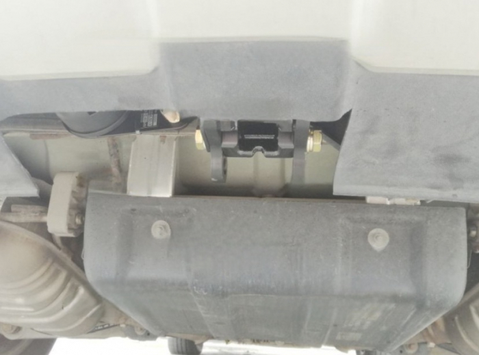 Carlig remorcare Mercedes M Class ML (W164) 2005 - 2011 demontabil automat vertical marca Autohak [4]
